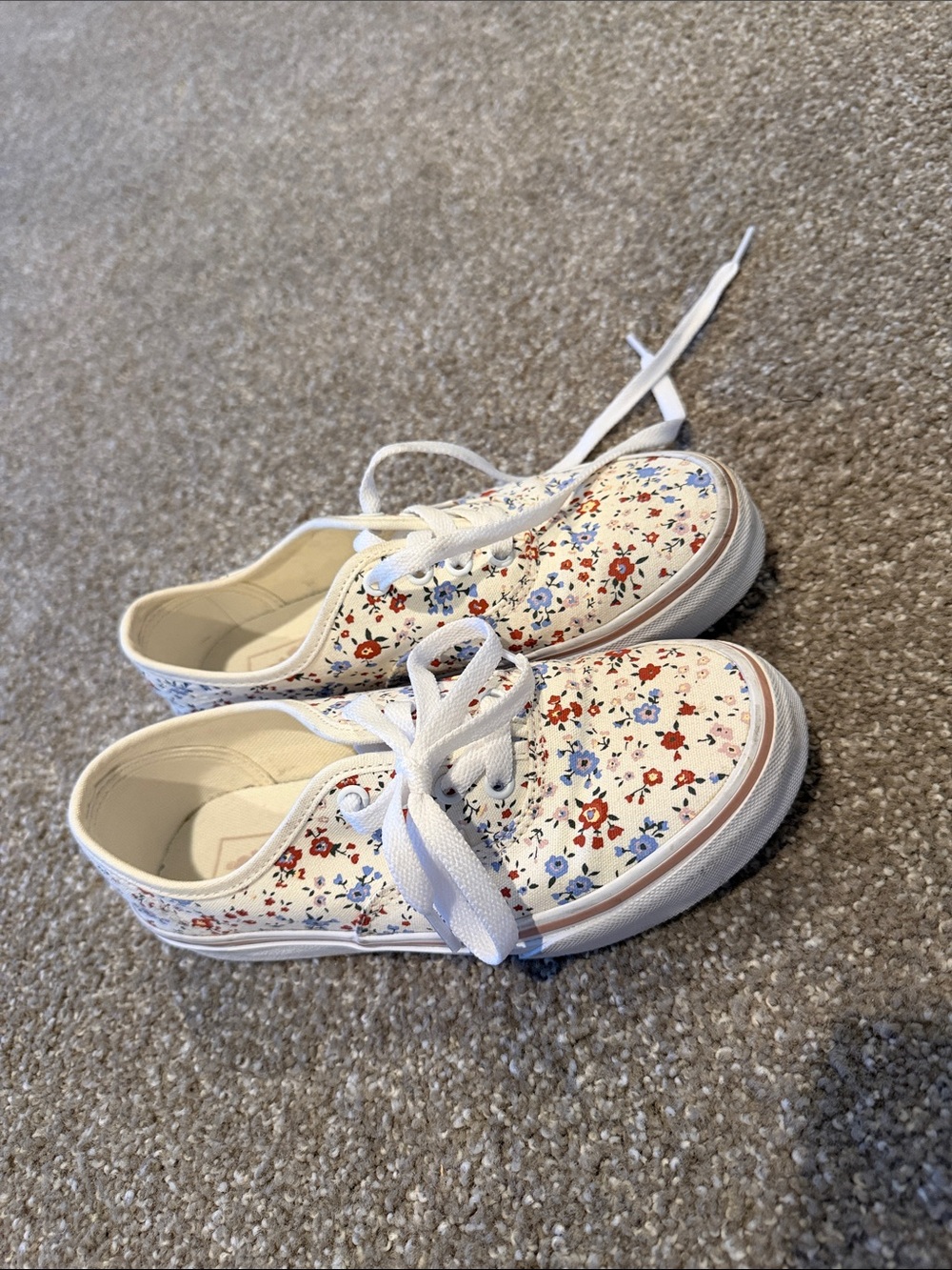 Vans Kids Floral Canvas Sneakers - White with Red & Blue Flowers